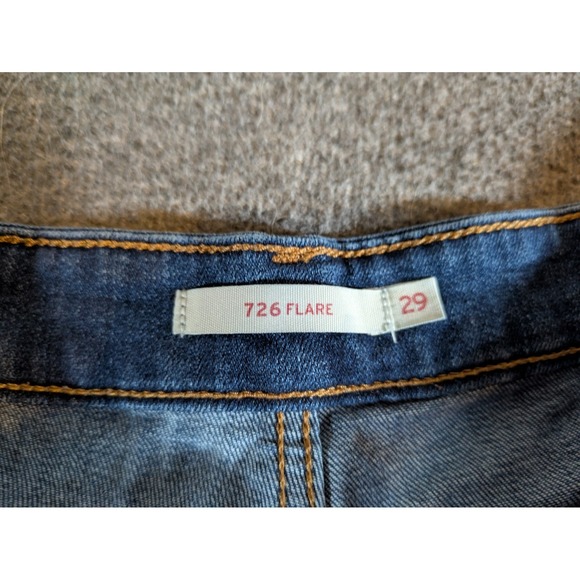 Levis Jeans Women's 726 Flare W29 L32 - Picture 7 of 11